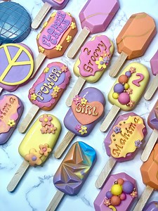 Groovy Girl Cakesicles: Daisy Birthday Party Treats - Etsy
