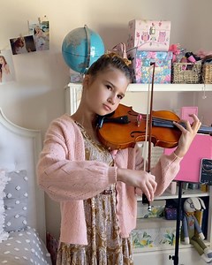 Karolina Rose on Instagram: "Violin practice before school today !!! How did you start your morning ? Comment below ! #violinist #violin #violingirl #classicalmusic #usa #music #karolinaprotsenko #happy #girl #musician"