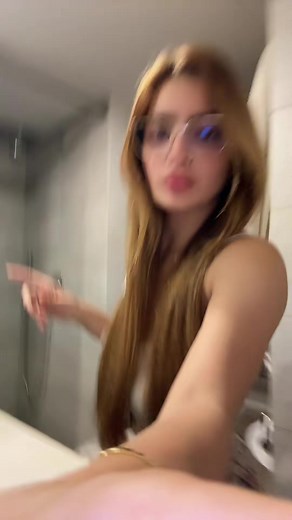 Laura Sáhar: Un Veo, Un Vistazo
