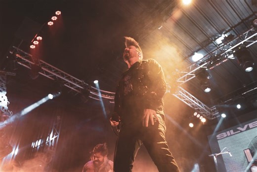 Silverstein Releases New Song "Don't Let Me Get Low" -