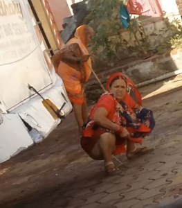 Desi pissing - video 160