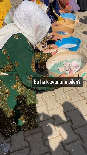 Urfa'dan 1 Yer l Şanlıurfa on Instagram: "Bu oyunu biliyormusunuz, daha önce gördünüz mü? #Şanlıurfa #halkoyunları #folklor #yöreseloyunlar"