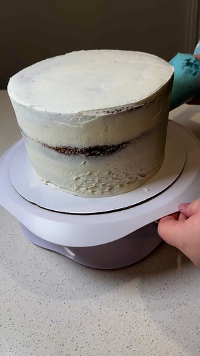 Sabrina Carpenter inspired cake!! 🩵💋 #microbakery #cakedecorating #homebaker | Patty Cakes