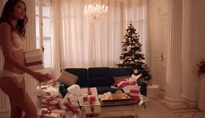 Selene, tu secreto 🤐 para sorprender en cada momento. Descubre nuestra campaña de Navidad en televisión 📺 a partir del 2 de diciembre. ¡Carlota Corredera y Maria Patiño nos acompañarán! ¡No te pierdas Sálvame y #Socialité, enTelecinco! 😉 | Creaciones SELENE