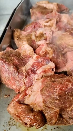 LAST CHANCE FOR BIRRA 🔥 📍Antigua Street This week is the last chance to get your order of birria fries before our new menu launch 🤭🥹 Here is a behind the scenes from our prep kitchen with some sizzling @macduff1890_ Beef Chuck used to make our house birria 🥵 What do you want to see on our new menu ? 🧐 Got a question? Send us a Dm 🇨🇦🇨🇦🇨🇦🇨🇦🇨🇦🇨🇦🇨🇦🇨🇦🇨🇦🇨🇦🇨🇦🇨🇦 #southqueensferry #downthehatch #downthehatchedinburgh #edinburgh #edinburghfoodie #foodie #esf #newmenu #grill #