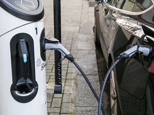 Free EV Fast-Charging Stations Installed Along Calif. Highways