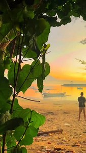 22 reactions | Suasana pagi di pantai Karang Sanur✨ #healing #bali #nature #sunrise #beach rix | Taksu_bali | Facebook