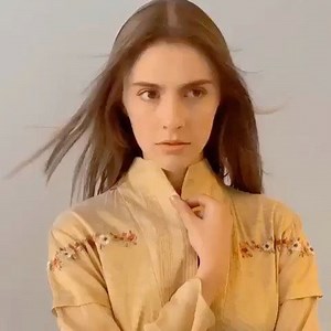 Pratima Pandey at Elan Showcasing @pramaabypratimapandey's classic line featuring light weight chanderis in easy-breezy styles with beautiful floral accents to refresh your wardrobe☘️ . . . . . #PratimaPandey #newatelan | Elan | Facebook