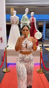 98K views · 111 reactions | Así se vivió la pasarela de vestidos en Saks Experience – Soho Mall朗 Una experiencia única con maniquíes humanos tan reales que parecían obras de arte. Vestidos para todo tipo de ocasiones y lo mejor: hasta 50% OFF en vestidos seleccionados  Promoción válida hasta el 31 de diciembre. | Saks Panama | Facebook