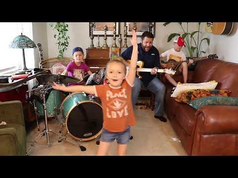 Colt Clark and the Quarantine Kids play "Dancing in the Moonlight"