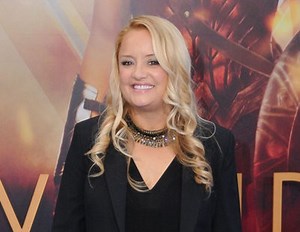 Lucy Davis ('Wonder Woman') se une al reboot de 'Sabrina, cosas de brujas' que prepara Netflix
