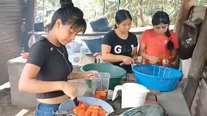 Rosi Y Elenita Le Enseñan A Chely A Hacer Está Comida Mira Si Aprendió O No | Noe Lopez