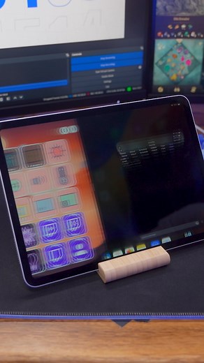 Com multitasking do iPad tu podes usar o Stream Deck Mobile ao mesmo tempo que outros aplicativos.  Chat da Twitch para facilitar a leitura  Lista de eventos para veres notificações  Uma segunda instância do Stream Deck Mobile ...e mais! | Elgato | Facebook
