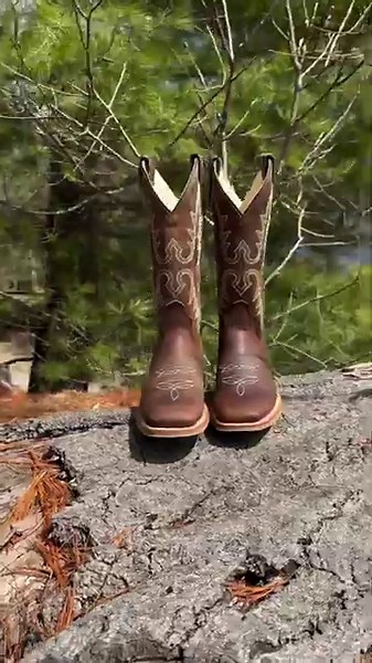 Women’s Brahma Cowboy Boots 🐎