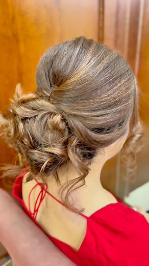 Messy bun by Jessica Artistry #messybun #bun #hairstyle #fbreels #hairstylereels | Jessica Artistry