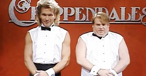 Fast drei Jahrzehnte nach dem 'Chippendale Sketch' mit Patrick Swayze und Chris Farley bleibt er immer noch unvergessen