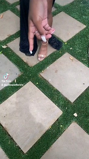 😘💗 #fyp #foryou #foryoupage #prom #prom2023 #wearableflowers #corsage #floristsofinstagram #flowersforlife #indy | Gillespie Florists