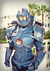 Awesome Gipsy Danger with a Chain Sword Costume