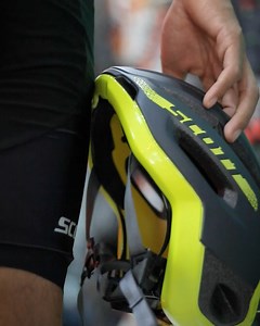 𝐒𝐚𝐟𝐞, 𝐭𝐫𝐞𝐧𝐝𝐲, 𝐟𝐮𝐧𝐜𝐭𝐢𝐨𝐧𝐚𝐥 𝐚𝐧𝐝 𝐜𝐨𝐦𝐟𝐨𝐫𝐭𝐚𝐛𝐥𝐞 𝐭𝐨 𝐰𝐞𝐚𝐫, 𝐨𝐮𝐫 𝐒𝐂𝐎𝐓𝐓 𝐡𝐞𝐥𝐦𝐞𝐭𝐬 𝐡𝐚𝐯𝐞 𝐭𝐡𝐞𝐦 𝐚𝐥𝐥! 😍🔥 ✔️Enhanced ventilation for cooling ✔️Lightweight construction ✔️Safety integrated with MIPS ⭐️ Get yours now at SCOTT Cambodia! 🚀🚴🏻 🔗Channel: t.me/scottcambodiatel 📍Location: goo.gl/maps/oE1iDbFhn9wERDHR9 ☎ Contact: 078 559 559 | 070 858 000 #scott #scotthelmet #supra #fuga #arx #helmets #scottcambodia | Scott Cambodia