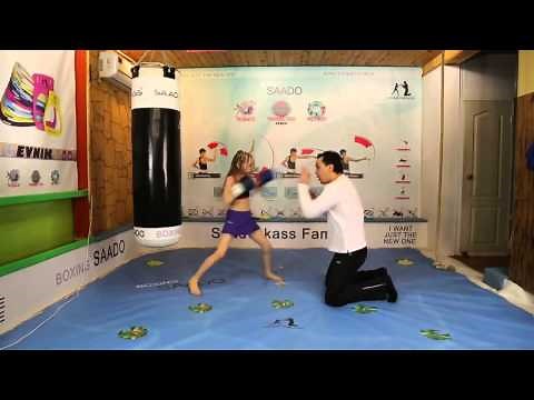 Amazing 8 year old GIRL BOXING. best. Increíble niña de 8 años de boxeo