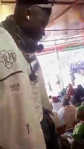 #Aibo #Hassan malgré qu'il n'est pas apte pour combattre il a fait le déplacement pour Agadez pour soutenir ses frères..... prompt rétablissement champion | Birgui Abdoul Karim