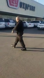 Guardia de seguridad de la tienda LEY en Tijuana comete abuso de autoridad contra un señor que esta afectado de sus facultades mentales,observen y juzguen!!😠 | México SUEÑO Y Realidad