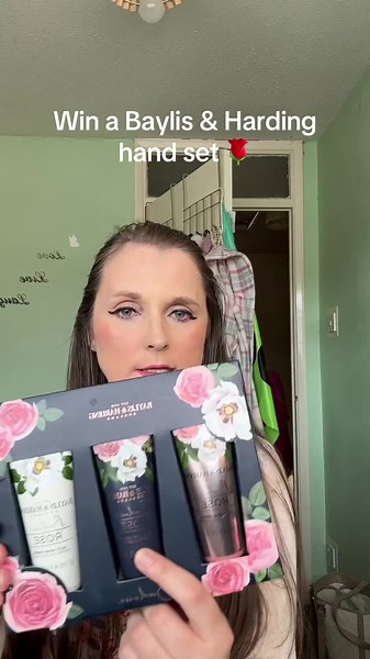 Glitz and Glamour Makeup on TikTok