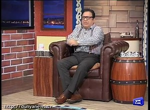 27K views · 679 reactions | شادی بیاہ اور دیگر تقاریب پر پیسے لُٹانے سے متعلق نہایت دلچسپ اور مزاح سے لبریز اور معلوماتی گفتگو سنیے – Part 2/4 | Hasb-e-Haal | Facebook