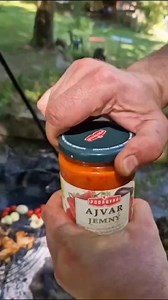 28 reactions | Při grilování se hodí každý pomocník, ať už je to váš čtyřnohý miláček nebo náš ajvar. . . . #podravka #podravkacz #podravkanatur #grilovani #ajvar #100%chuti | Podravka Česká republika | Facebook