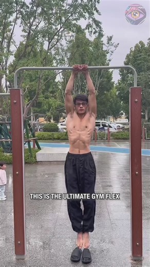 Gym bro's incredible one-handed bar aeriel walk | Bright Side