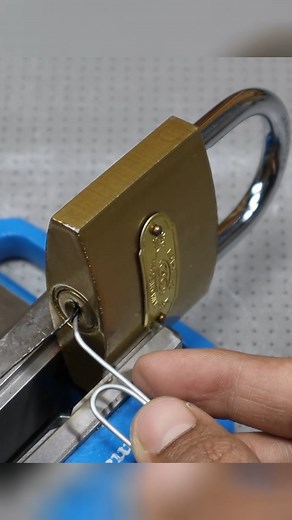 13K views · 127 reactions | Why is it not Patented? How to Open a Lock with a Paper Clip | Homemade Creative | Facebook