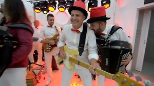 1K views · 75 reactions | Idem putem subara me kvari - Orkestar Panorama.... | Narodna Muzika | Facebook