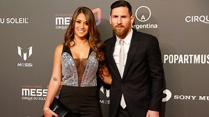 Antonella Roccuzzo : la femme de Lionel Messi partage une photo de son mari au lit en très bonne compagnie