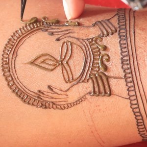 15K views · 394 reactions | Happy Diwali Mehndi Design | Amisha Arts | Facebook