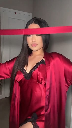 💫👑A silk long dress is the epitome of understated glamour. 🌹✨ ✨Big shoutout to @mischarocabo for sharing this fabulous try on haul! 🎁Shop now: bit.ly/4gZnil3 #silksilky #silksilkystyle #NaturalSilkExpert #silkrobe #sleepwear #nightgown #sexy #lacegown #charm #luxurygift #GiftForHer | SilkSilky Pajamas