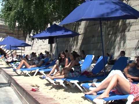 French sun-worshippers flock to city beach
