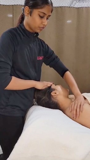 Ever thought about turning your passion for esthetics and wellness into a career? Check out this quick glimpse into what Shravani's week looks like in our Esthetician program and learn more at flemingcollege.ca/programs/esthetician. 🫧 🎥 Repost IG: @makeupbyshravani A week in an esthetician student’s life 😃 | Fleming College