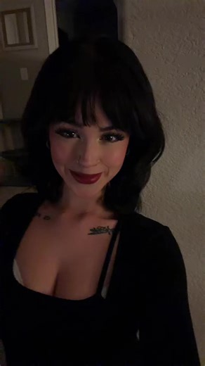 Bisexual Streamer Loves Her Hair