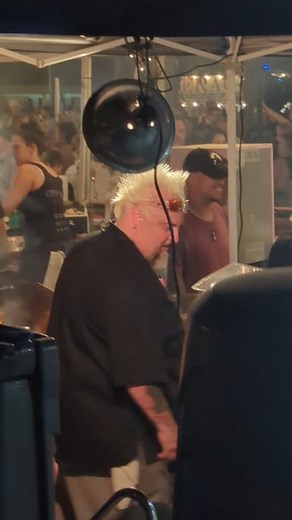 2.9K views | Is that Guy Fieri cooking at a festival in Chicago? 路 #Food #Festival #Cooking #Chef | VISUAL | Facebook