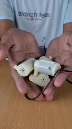 12v DC Water Pump | 775 DC water pump 😎. Know more: https://www.loomsolar.com/ #solarpanel #solarsystem #solarinstallation #waterpump #Lithiumbattery #battery #inverter | Loom Solar