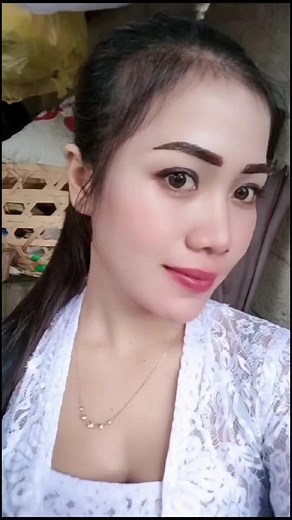 9.8K views · 184 reactions | Tetap cantik walau tanpa pakaian penari #joged #jogedviral #pengibingjogedsejati #jogedbumbungbali #jogedlucu #jogedbali #pengibing #pengibingpolos #jogedbumbung #pengibingtiktok #reelsviralシ #reelsfbシ #reelsviralシfb #reelsfacebook #reelsvideo #pengikutreels #reelsfb #reelsvíral #reels #pengikut @pengikut | Joged Bali Ngibur | Facebook