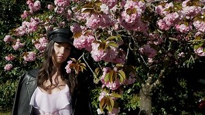 Two Sexy Girls Sit Next Me: stockbeeldmateriaal en -video's (rechtenvrij) 1010650850 | Shutterstock