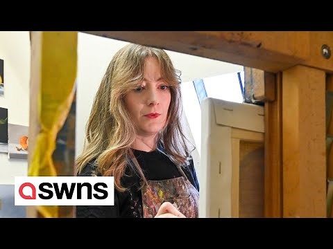 Artist says 'fun and relaxed' Amanda Holden was 'a natural' as she stripped for nude painting | SWNS