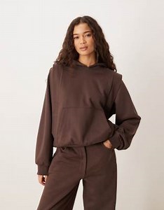 ASOS DESIGN – Circular Design Collection – Brun, huvtröja med sömdetalj | ASOS