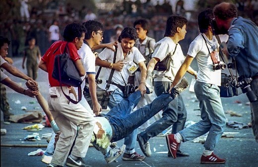 Luis Liwanag's photos of the Mendiola Massacre | Coconuts Manila