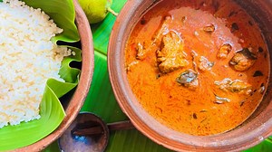 Kumarakam Meen Curry Recipe : https://www.pachakam.com/recipes/kumarakam-fish-curry-thenga-varutharacha-meen-curry-with-video youtube : https://www.youtube.com/watch?v=F8LKpmq8CV8 #KumarakamMeenCurry #FishCurry #KeralaCuisine #VarutharachaCurry #KeralaFishCurry #KumarakomRecipe @followers | pachakam.com