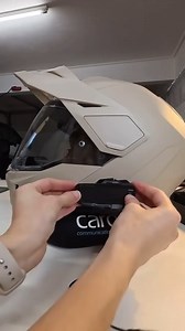 Vous voulez installer votre intercom Cardo sur votre casque modulable ? Suivez le guide Dominka Rides 🎧✅ #cardosystems #cardo #askforcardo #cardofam #intercom #intercommoto #casquemodulable #tutoriel | Cardo Systems