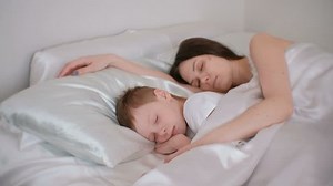 「Mom Son Sleeping Together Mom Hugging」の動画素材（ロイヤリティフリー）1010359694 | Shutterstock