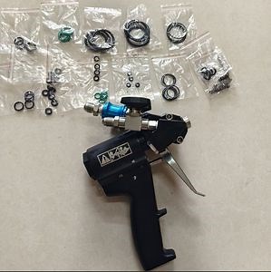 [Hot Item] China Hightop P2 Spray Gun Circular Fan Casting Polyurethane Air Foam Gun PU Paint Gun