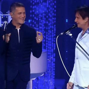 26 reactions · 15 shares | Roberto Carlos Alejandro Sanz Esa mujer | Nossas Musicas | Facebook